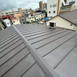 埼玉県川口市の築30年の戸建てにて雨漏り修理、屋根修理＜トタン屋根からスタンビーへ葺き替え工事＞ 施工後